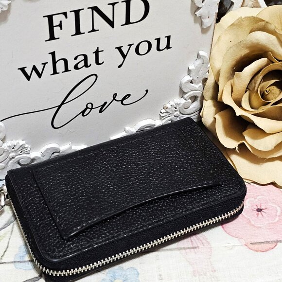 Michael Kors Black Leather Zippered Wallet Card Case. - Picture 3 of 13